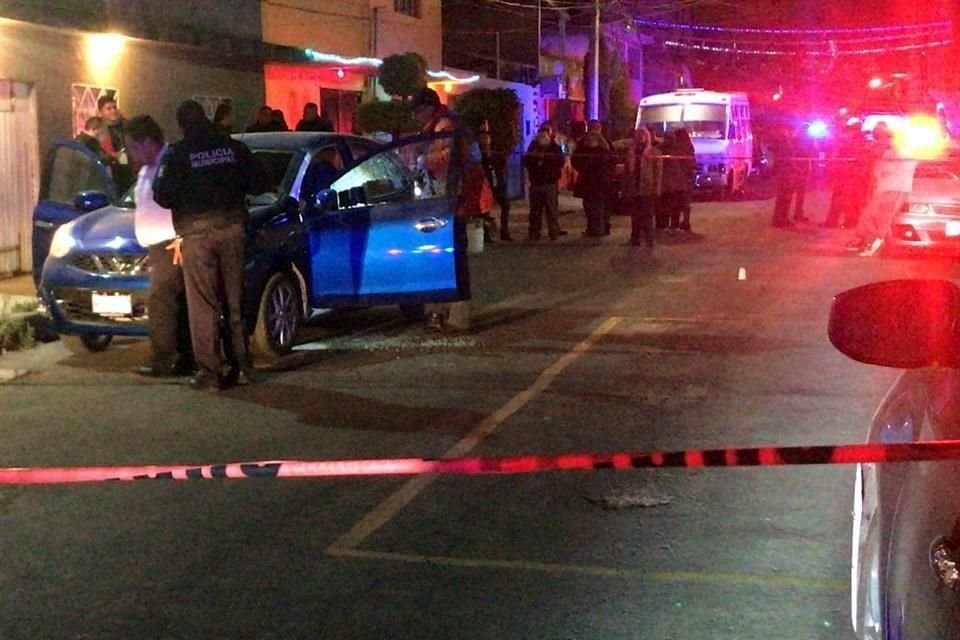 Anoche, un conductor fue ultimado de un disparo en la cabeza tras negarse a entregar las llaves de su auto, en la Colonia Jardines Xalostoc, Ecatepec.