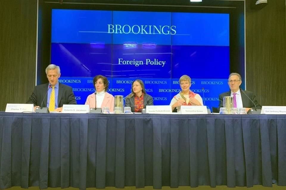 Los ex Embajadores participaron en un evento en la Brookings Institution.