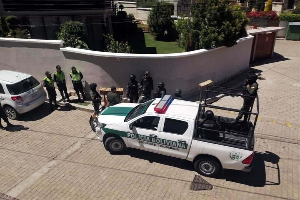 Desde el pasado 23 de diciembre, la SRE ha reportado vigilancia de policías de Bolivia en los recintos mexicanos en ese país.