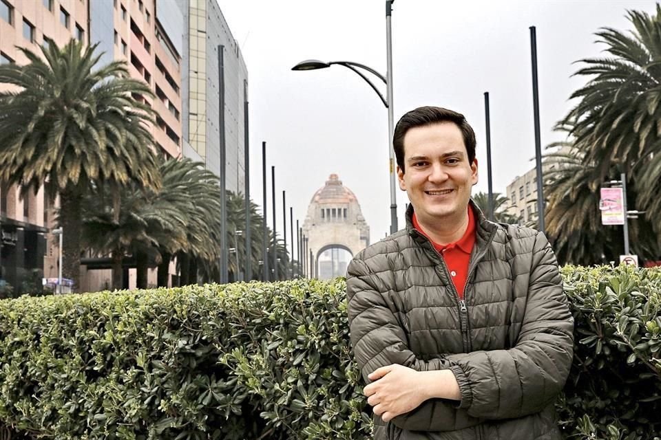 El director Iván López Reynoso tiene como primer encargo la conmemoración de los 250 años del nacimiento de Beethoven.