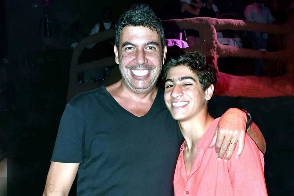 Arturo Elias Ayub y su hijo Alejandro