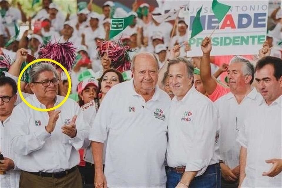 Limón Hernández (izq.), nuevo líder petrolero, apoyó, junto a Romero Deschamps, a Meade en la campaña de 2018.
