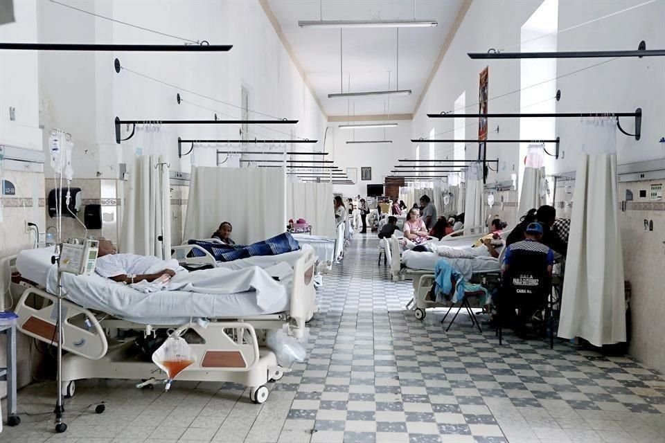 Pese a que AMLO ofreció atención gratuita de alta especialidad a personas sin seguro, de 13 institutos y 6 hospitales, sólo se han sumado 2.