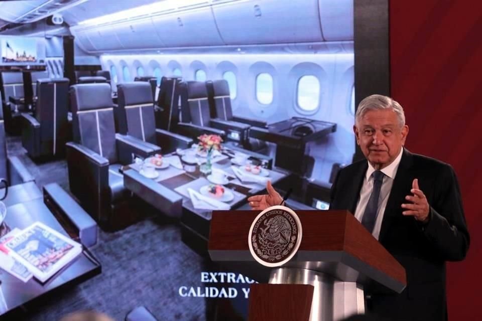 AMLO planteó la posibilidad de realizar una rifa del avión presidencial, cuyo boleto costaría 500 pesos.