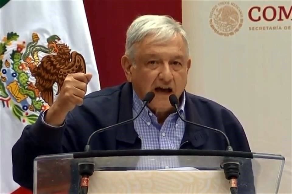 Tras concluir el evento, López Obrador se dirigió por tierra a la ciudad de Oaxaca.