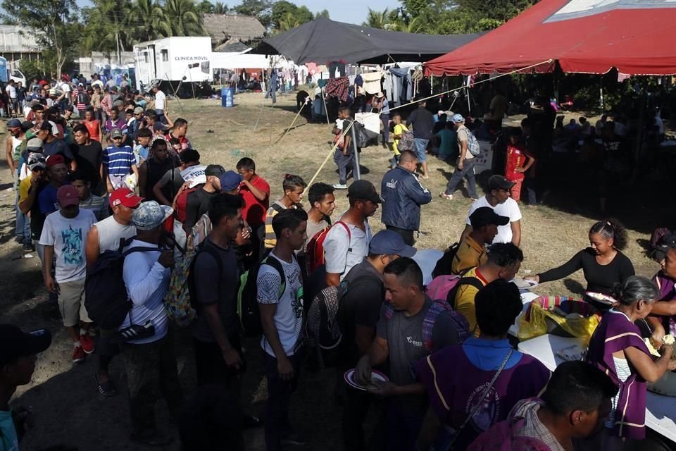SRE informó que este sábado y domingo han sostenido reuniones de coordinación con autoridades guatemaltecas con el propósito de atender a los integrantes de la caravana migrante.