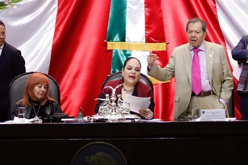 'Lo que pasó en el Suchiate es una grave violación a los derechos humanos, ahí está el video, las patadas', dijo Muñoz Ledo.