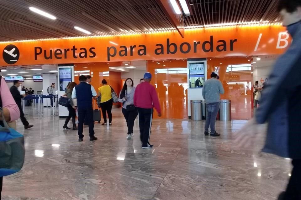 En el Aeropuerto de Guadalajara, el aumento fue de 5.2%, con una TUA de 40 dólares o 962 pesos. 