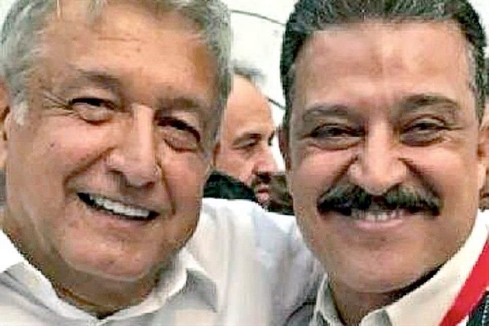 Andrs Manuel Lpez Obrador y Carlos Lomel.