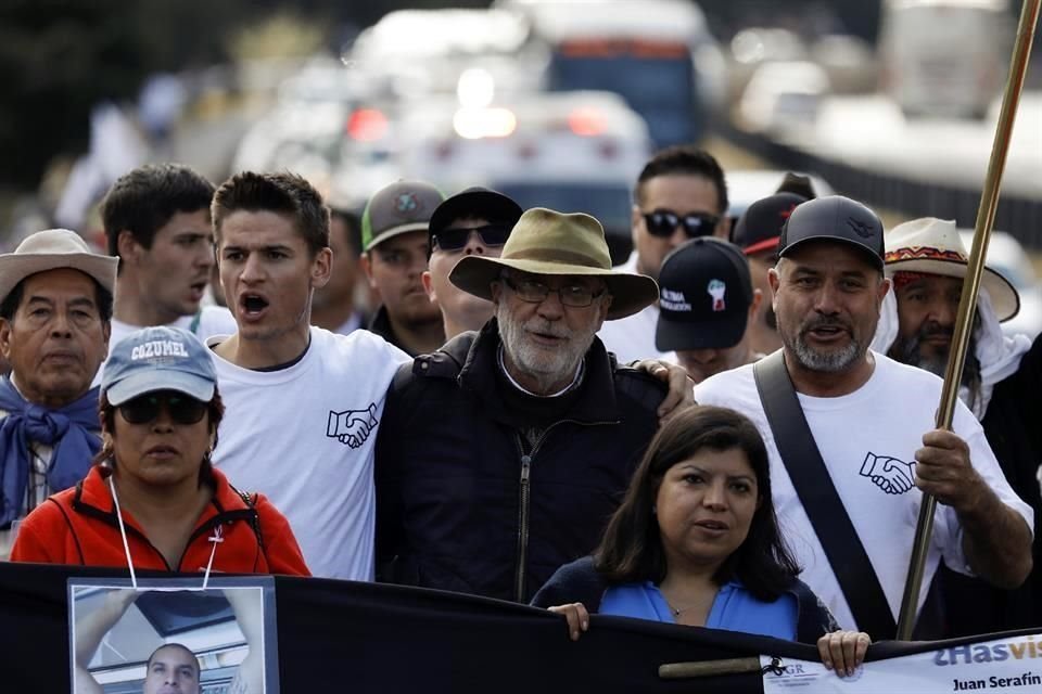 Adrián LeBarón y Javier Sicilia encabezaron la Caminata por la Paz que ayer llegó a Palacio Nacional y la cual no fue recibida por el Presidente AMLO.