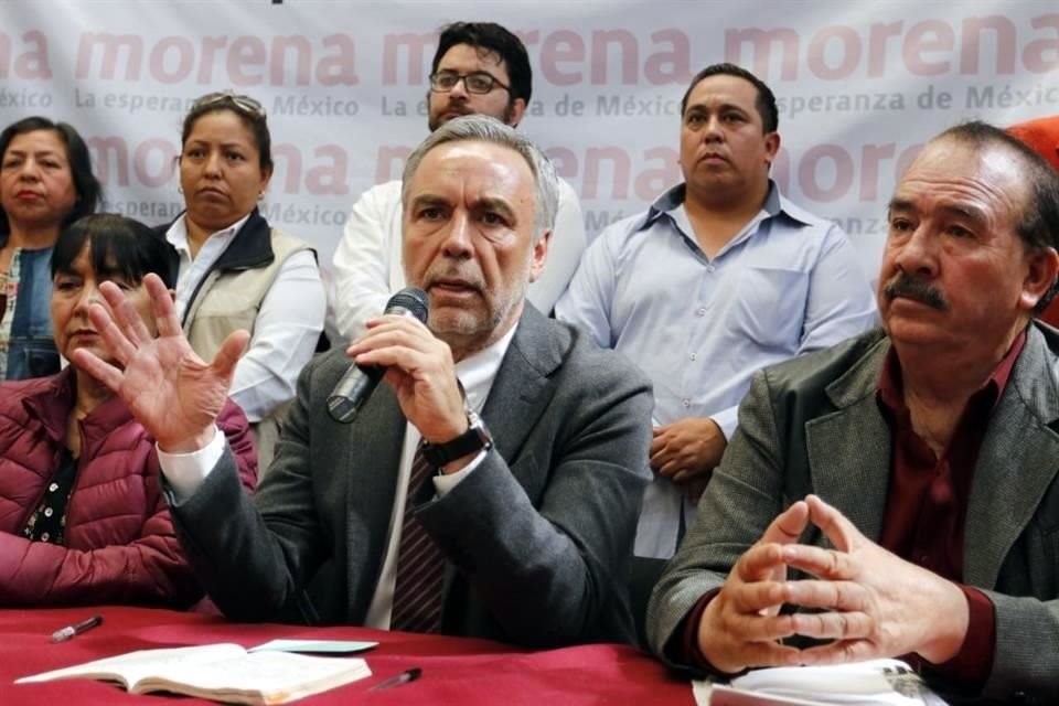 Alfonso Ramrez Cullar en conferencia de prensa.