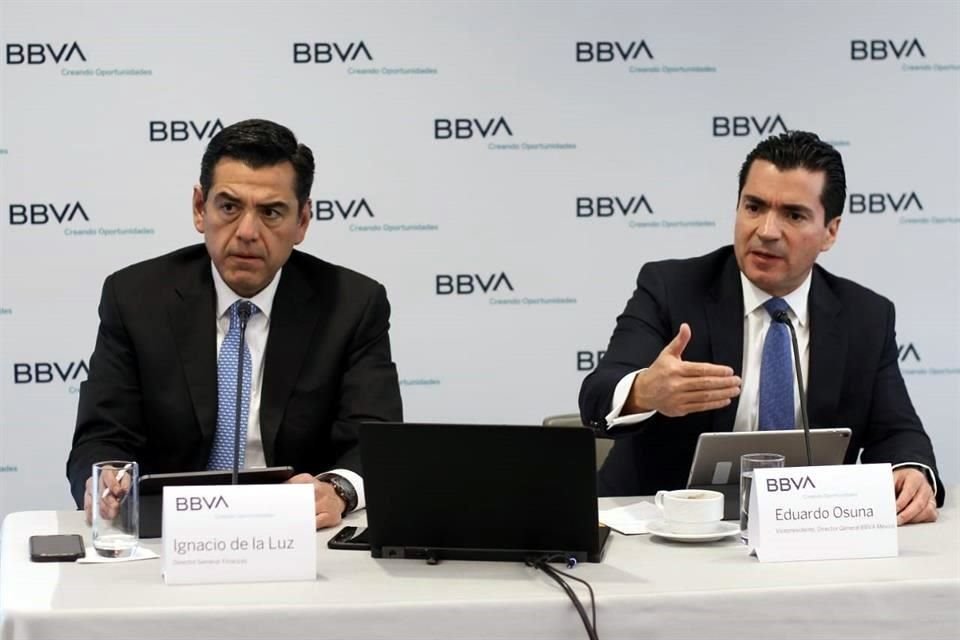 Eduardo Osuna (derecha), director general y vicepresidente del BBVA México.