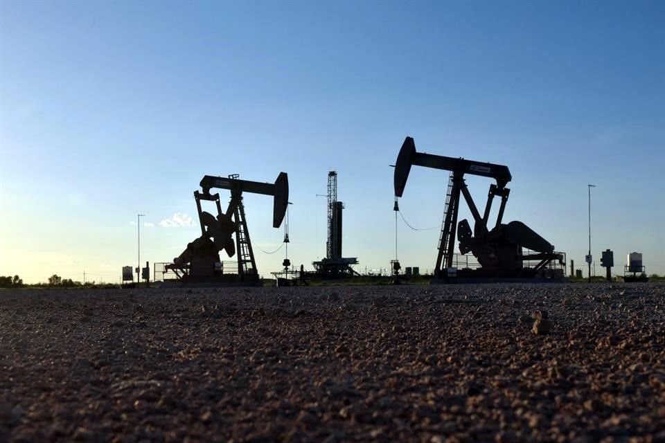 Brent y WTI ganaron más de 3 por ciento cada uno en la semana.