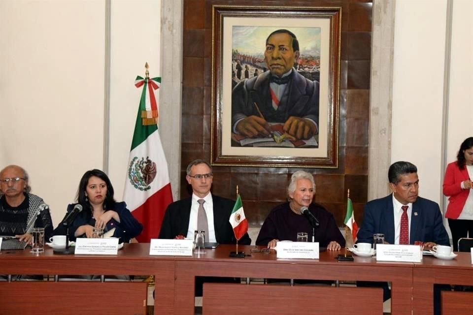 Hugo López Gatell, subsecretario de Ssa, afirmó que hoy salió personal con medicamento hacia Yucatán y que este miércoles se repartirán fármacos en Tijuana, Veracruz, Estado de México y Guerrero.