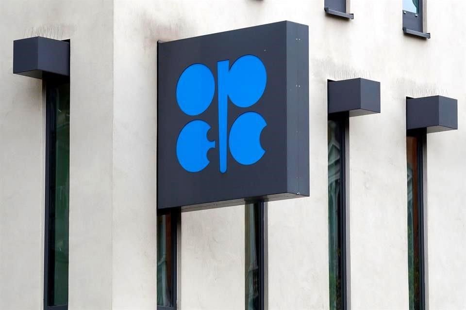 El pacto de la OPEP prevé que México reduzca su producción en 400 mil barriles diarios.