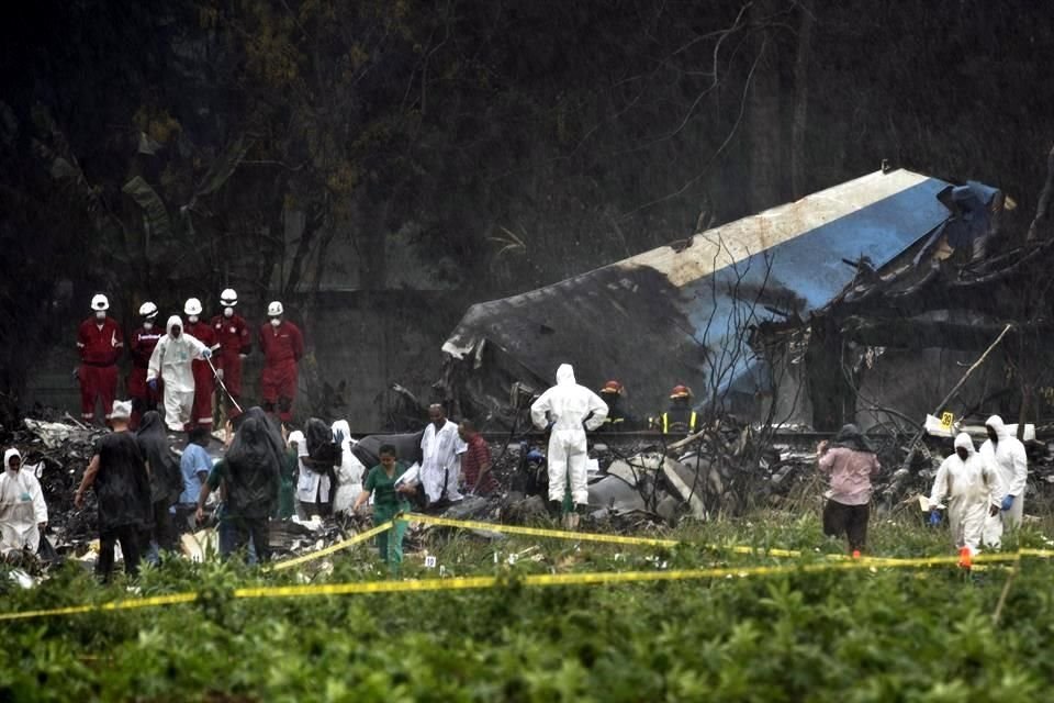 El 18 de mayo, el avión Boeing 737-200 de la empresa mexicana Global Air, arrendado por Cubana de Aviación, cayó en un vivero agrícola segundos después de despegar con 111 personas a bordo.