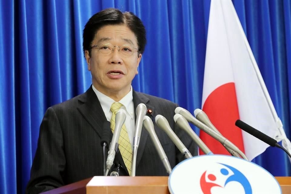 El Ministro de salud Katsunobu Kato dijo que la primera fatalidad es una mujer de más de 80 años que estaba hospitalizada desde el 1 de febrero.