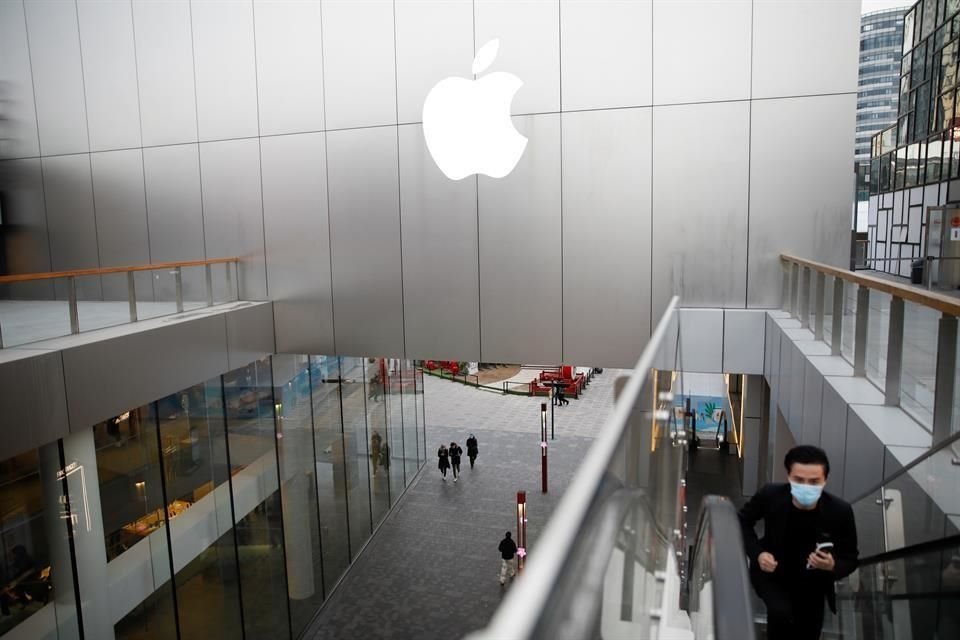 Apple dijo que la demanda china se ha mantenido baja desde que las tiendas cerraron y los clientes se han mantenido alejados.