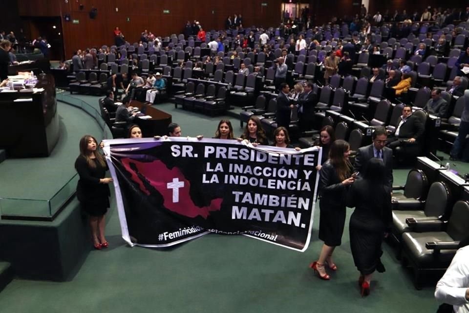 Diputadas de Oposición reprocharon al Gobierno de AMLO su inacción ante la muerte de mujeres.