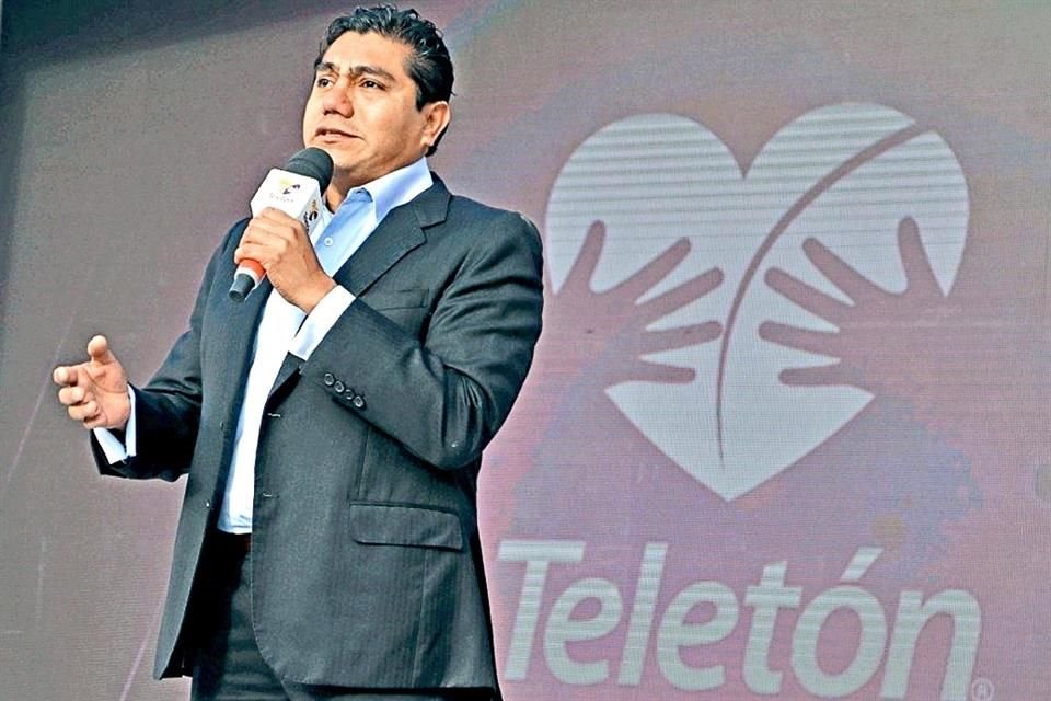 Pedro Haces operó para que el panista Jorge Luis Preciado apareciera en el Teletón 2015.