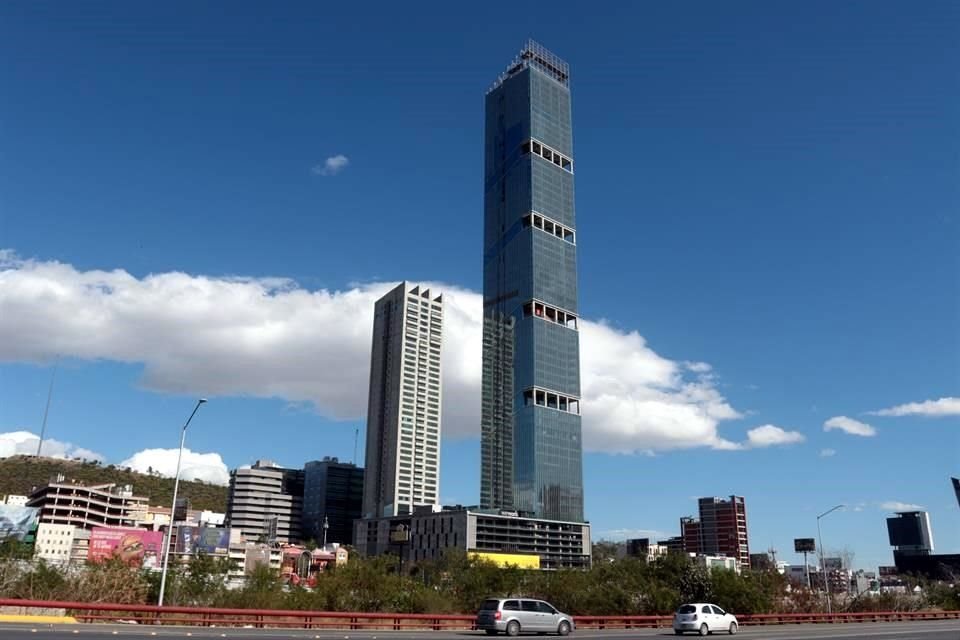 Con una altura de 304.8 metros de altura, T.OP será la más alta de América Latina.