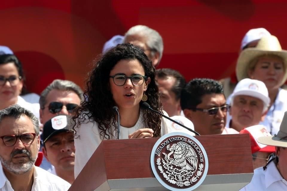 Secretaria del Trabajo, Luisa Alcalde, dijo que respeta a la demócrata.