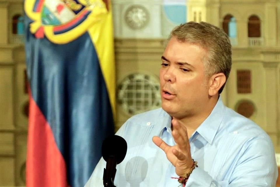 Fiscal general de Colombia iniciará investigación contra varios políticos, entre ellos el Presidente Duque, por caso de corrupción.