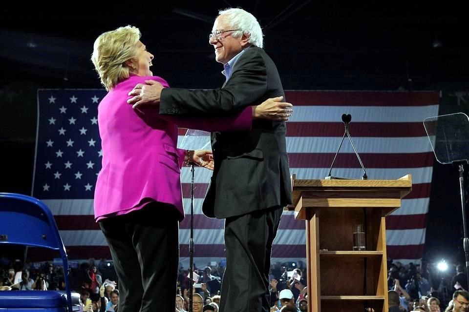 Sanders apoyó a Clinton cuando ella le ganó la candidatura.