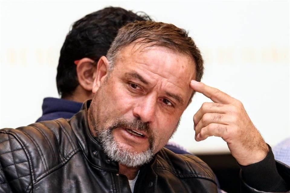 Adrián LeBarón acusó persecución en contra de su familia.