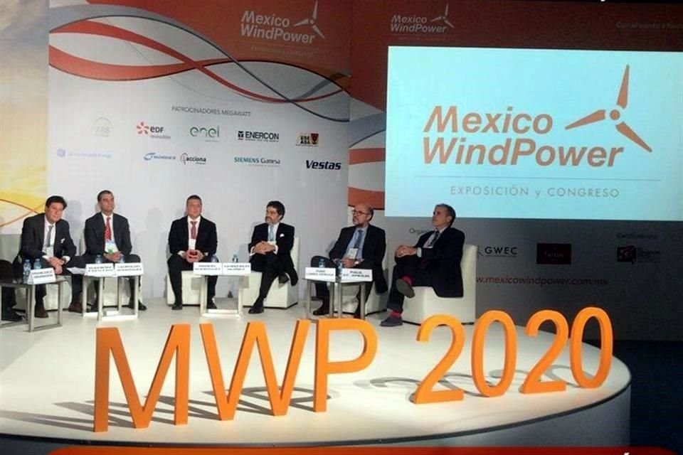 'No es justo para la CFE llevar sobre sus hombros todo el proceso de transición', comentó Núñez en marco del foro México Wind Power. 
