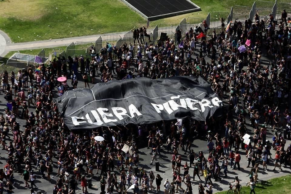 Durante la manifestación en Chile se exigió la renuncia del Presidente Sebastián Piñera.