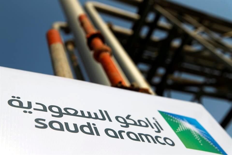 Aramco elevó en 300 mil barriles diarios su producción de crudo.