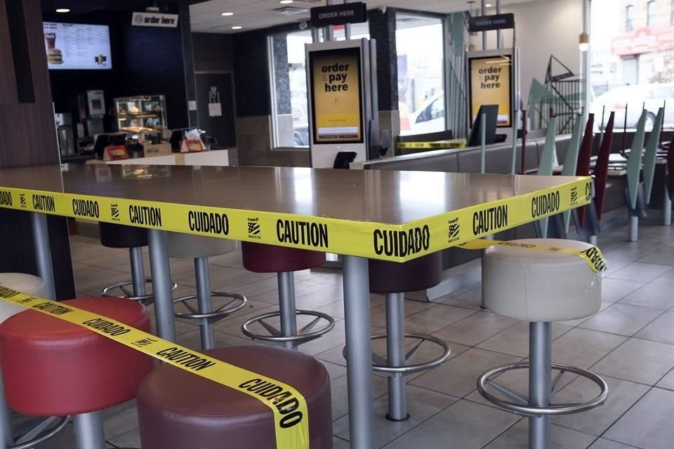 Restaurant de McDonald's cerrado en Brooklyn, Nueva York.