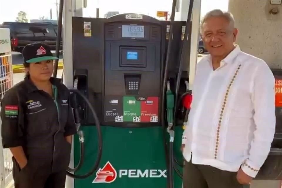 El Presidente AMLO difundió en sus redes sociales un video que grabó en una gasolinera de Tlacolula, Oaxaca.