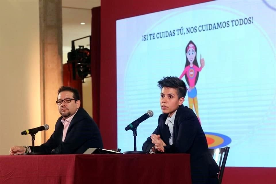 Ricardo Cortés Alcalá, director general de Promoción de la Salud, y Ana Lucía de la Garza Barroso, directora de Investigación Operativa Epidemiológica.