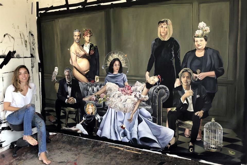 Roberta Lobeira pinta el último cuadro de la familia de la Mora para la tercera temporada la serie 'La Casa de las Flores', de Manolo Caro.