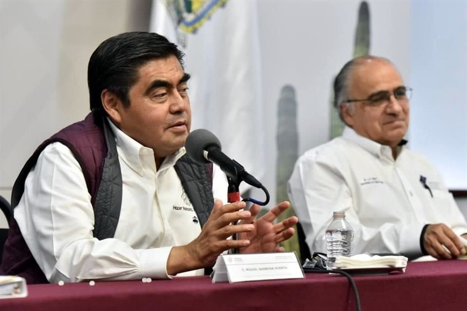 El Gobernador de Puebla, Miguel Barbosa, afirmó que los pobres son inmunes de contagiarse con Covid-19.
