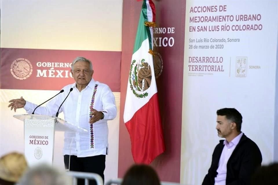 En su discurso, el Presidente recomendó de nuevo a la población a no salir a la calle durante la pandemia y recordó que su Gobierno ha dado permiso a sus trabajadores.