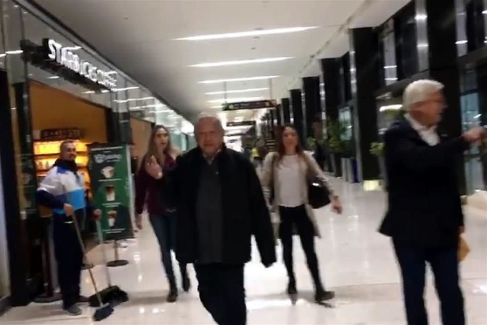 El Presidente López Obrador tuvo este sábado una gira por Baja California, acompañado por el Gobernador Jaime Bonilla.