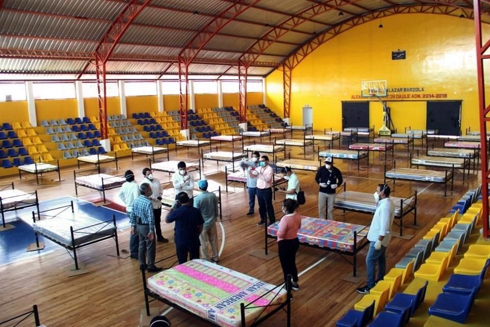 Imagen del 28 de marzo de 2020 de un coliseo adaptado para atender pacientes, en Guayaquil, provincia del Guayas, Ecuador.