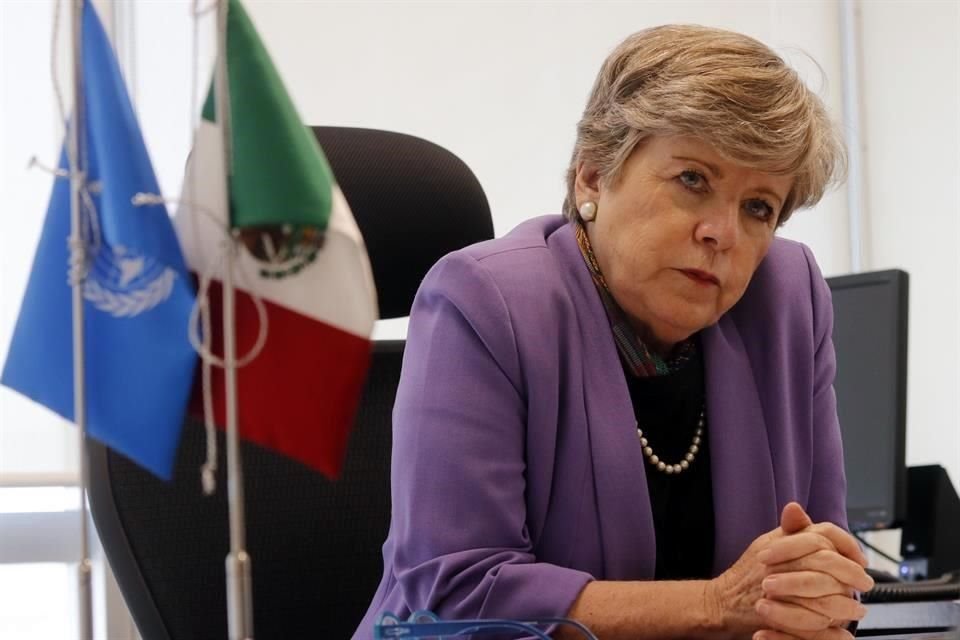 Bárcena propuso que México podría realizar transferencias a 11 millones de personas de entre 18 y 67 años.
