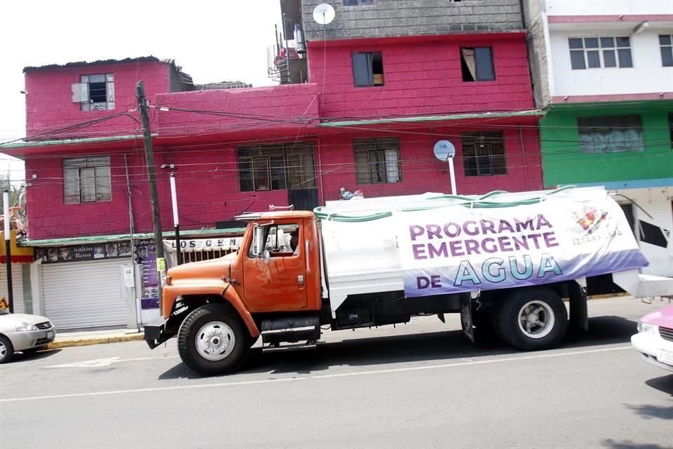 Vecinos de la coordinación territorial Desarrollo Urbano Quetzalcóatl, denunciaron que, pese a la emergencia sanitaria por coronavirus, líderes vecinales y piperos lucran con agua.