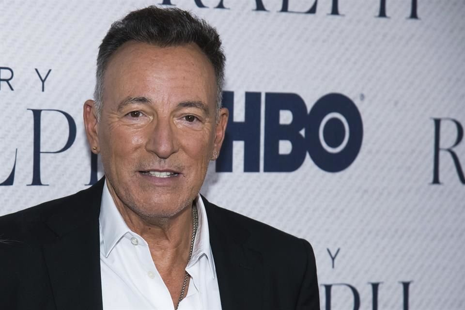 Bruce Springsteen toca para su público las canciones que lo han ayudado a hacerle frente al coronavirus.