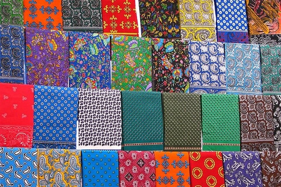 El paliacate es una pieza fundamental en la indumentaria mexicana pero su origen podría remontarse a tierras lejanas