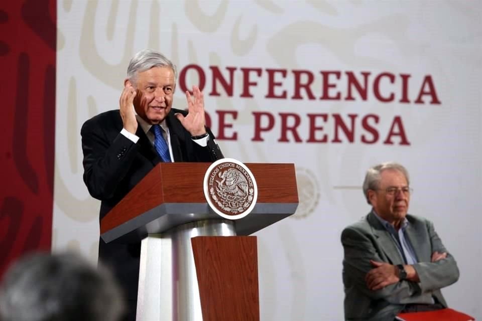 López Obrador aseguró que se tendrán las camas de terapia intensiva con sus respectivos ventiladores para atender la demanda que se podría dar próximamente.