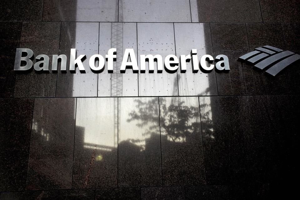 Bank of America recibió la mayor sanción individual de 12.6 millones de euros.