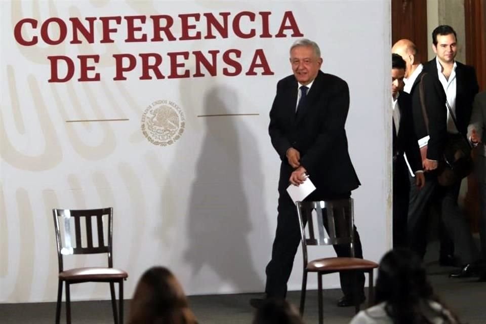 El Presidente López Obrador pidió a los miembros del crimen organizado no repartir despensas y sí bajarle a la violencia en el País.