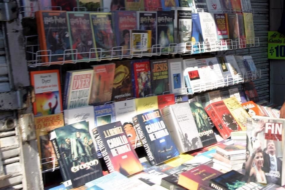 Cuatro de cada 10 libros en Mxico son piratas, y por cada dos consumidores legales hay uno que accede de forma ilegal, advierte CANIEM.