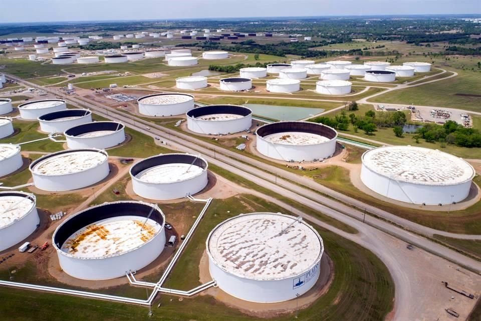 Las existencias de crudo en el centro de distribución de Cushing, Oklahoma, cayeron en 2 millones de barriles. 