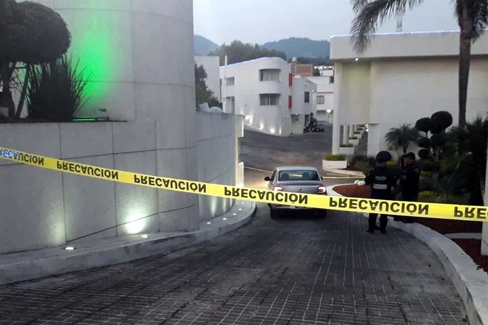 Por la madrugada, un hombre fue apuñalado hasta la muerte en la entrada del Hotel Xol Ha, ubicado sobre la carretera federal México-Cuernavaca, a la altura de la Colonia María Esther Zuno.
